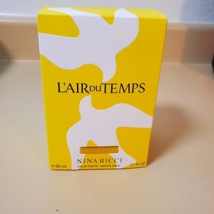 Lair DU Temps By: Nina Ricci